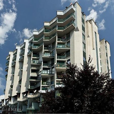 Sun Tower Luxury Suite-View From Of Tirana Center Bagian luar foto