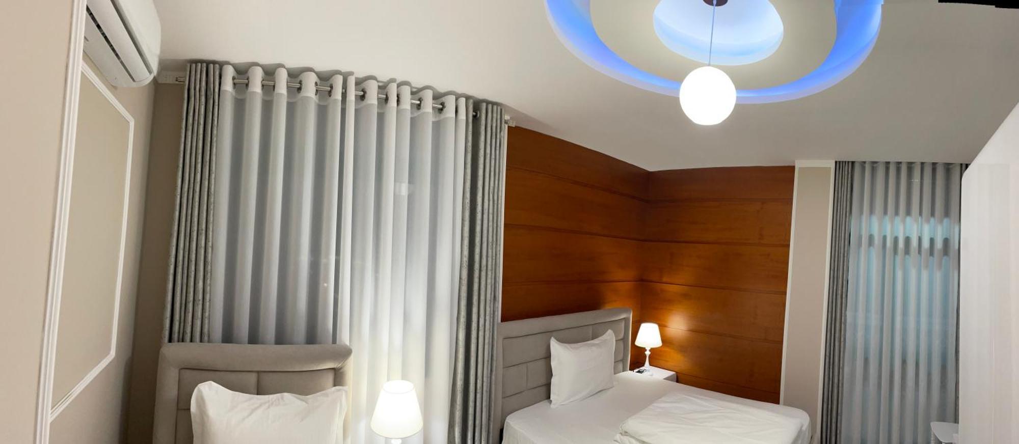 Sun Tower Luxury Suite-View From Of Tirana Center Bagian luar foto